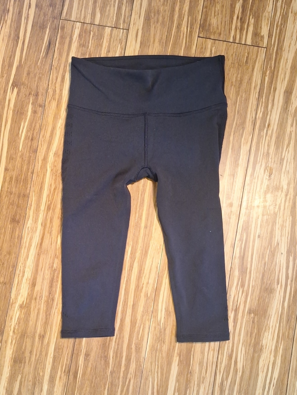 Lululemon Black Legging Capris Size 6 EUC